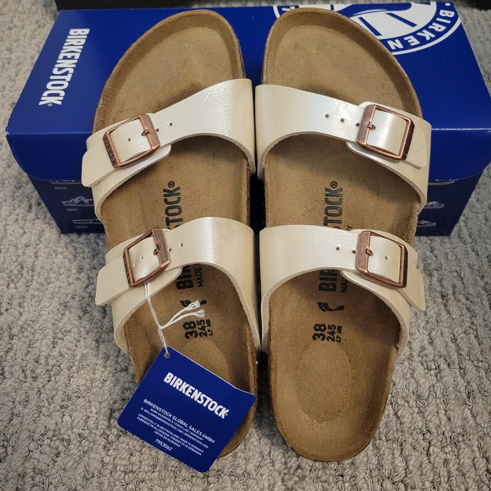 * NWT * Birkenstock Women's Sandals
